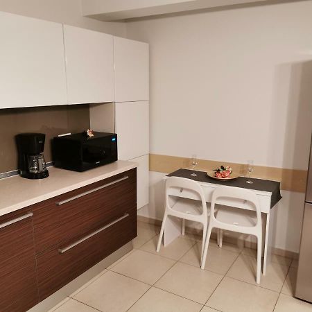 Pall'S Minimal Apartment Néa Péramos Bagian luar foto