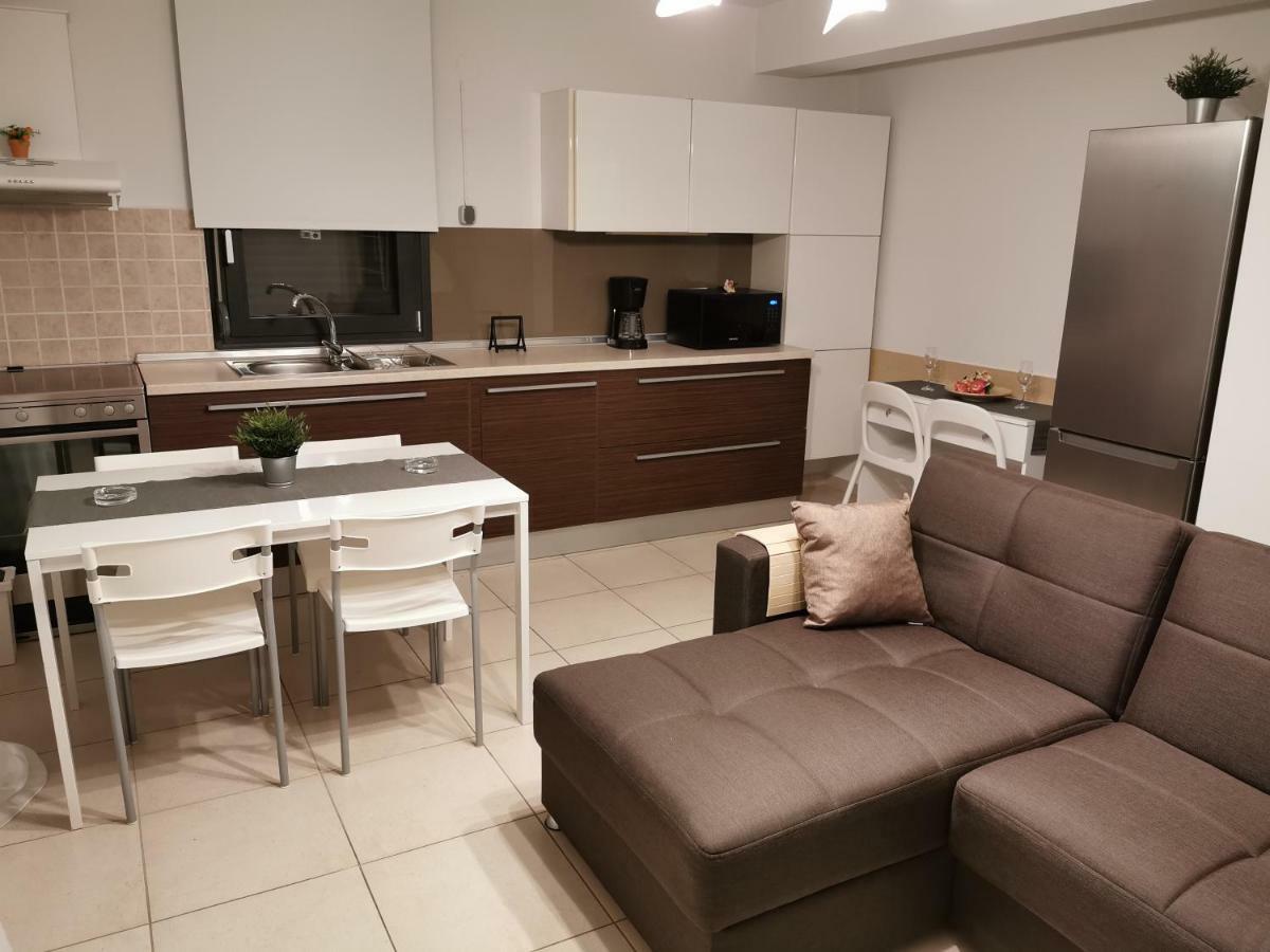 Pall'S Minimal Apartment Néa Péramos Bagian luar foto