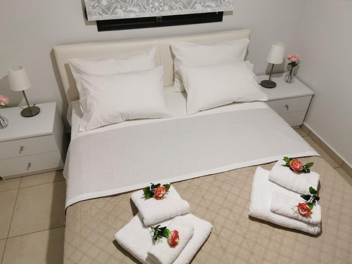 Pall'S Minimal Apartment Néa Péramos Bagian luar foto