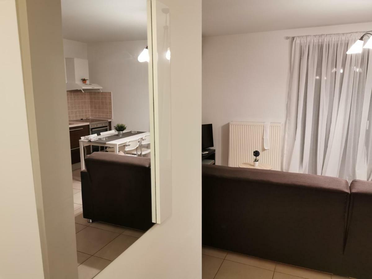 Pall'S Minimal Apartment Néa Péramos Bagian luar foto